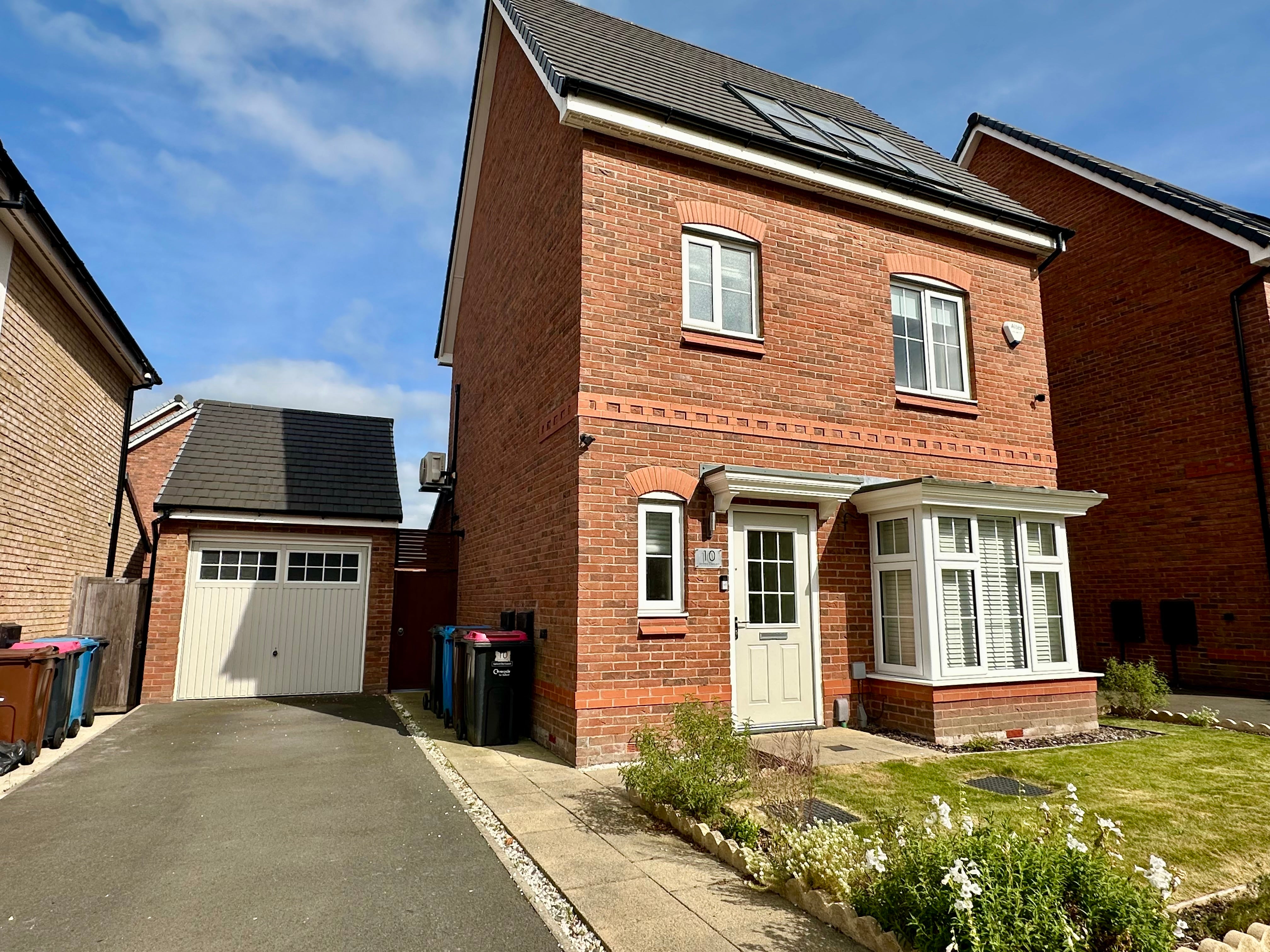 House Linseed Crescent in Salford