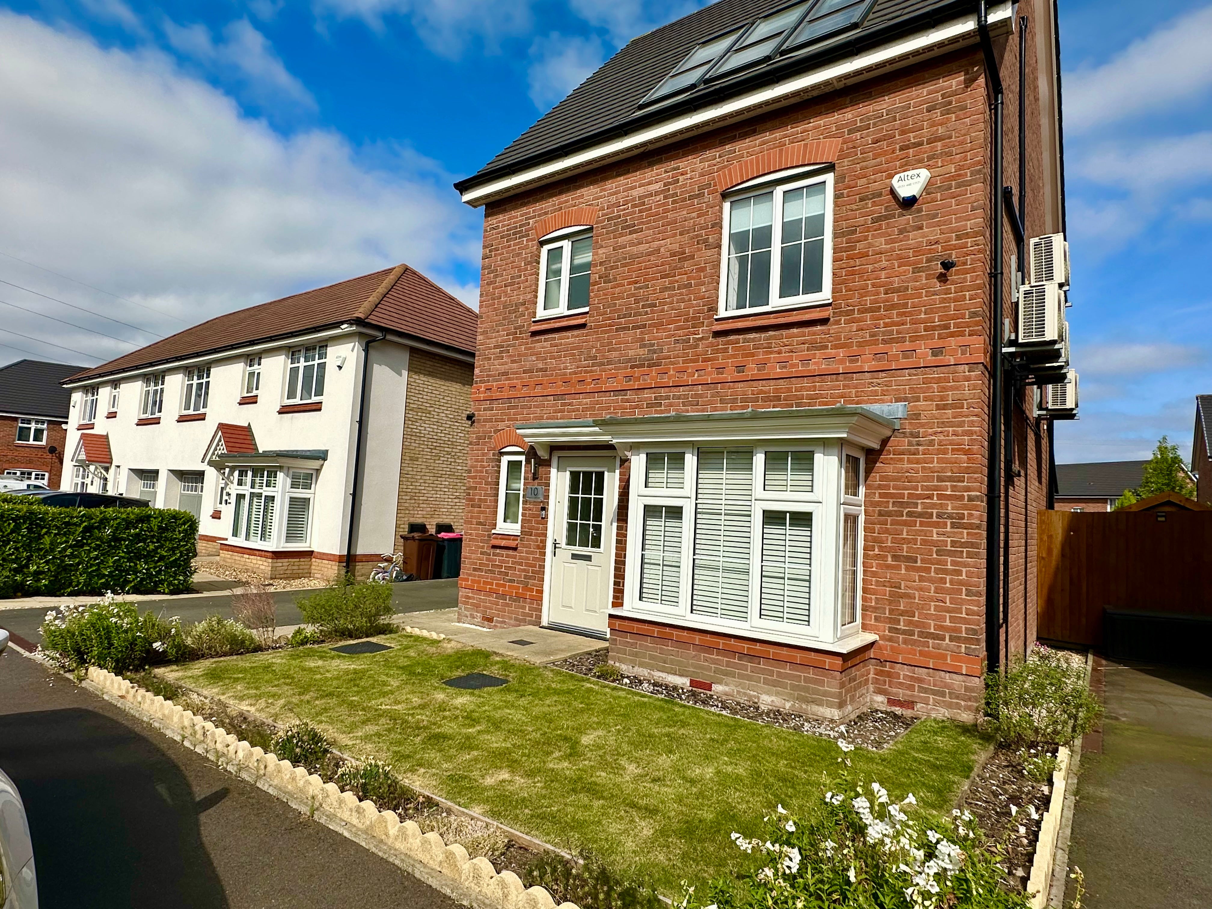 House Linseed Crescent in Salford
