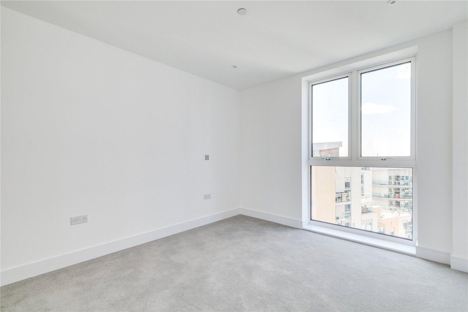 Flat Bridges Court in Greater London