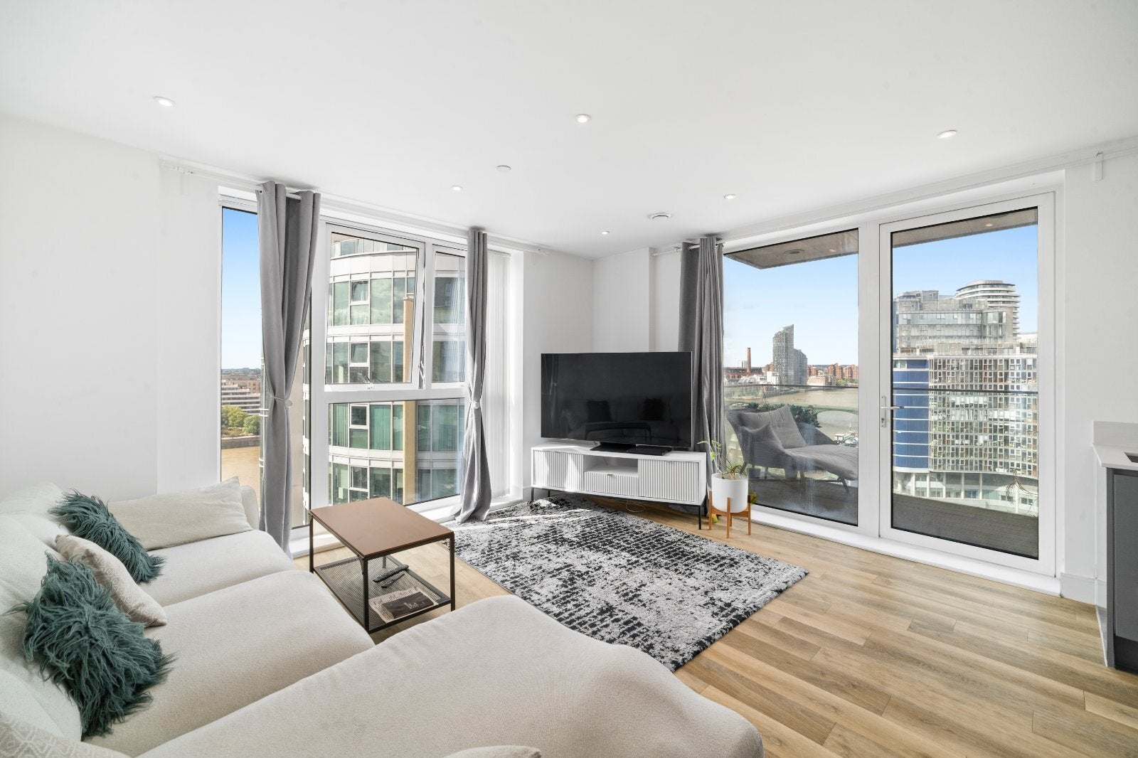 Flat Bridges Court in Greater London