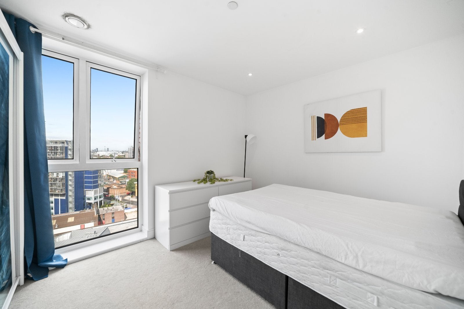 Flat Bridges Court in Greater London