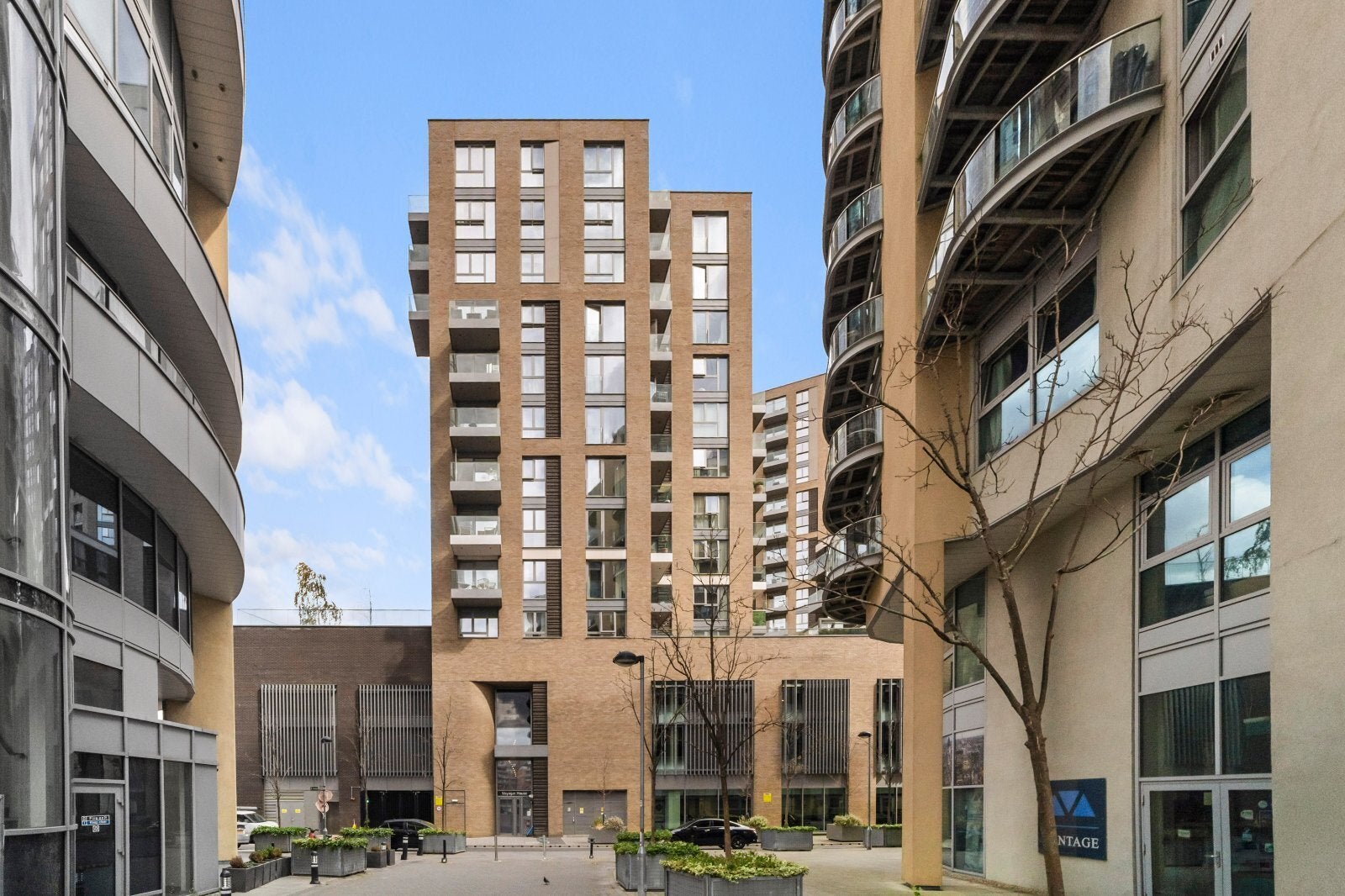 Flat Bridges Court in Greater London