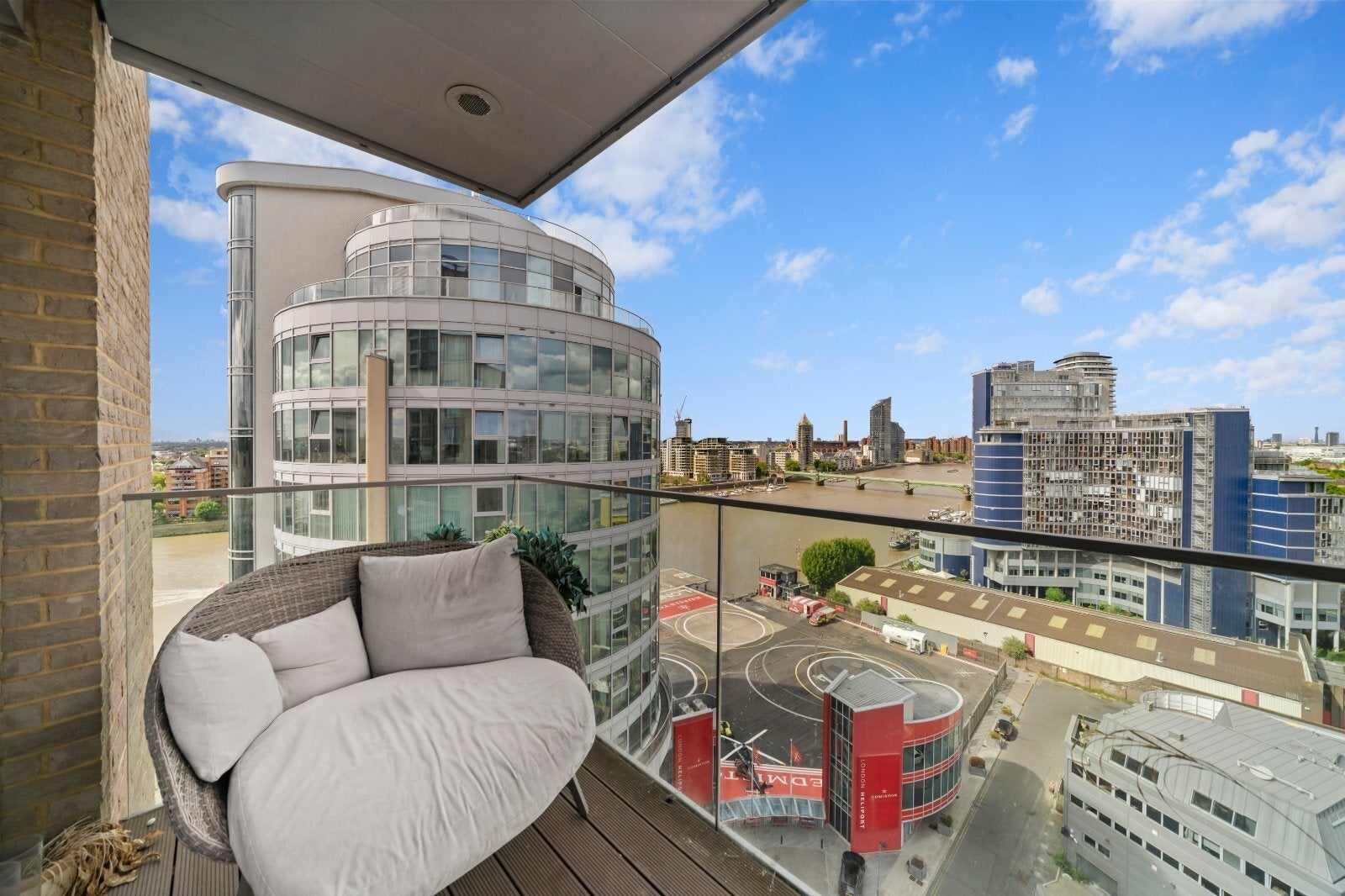 Flat Bridges Court in Greater London