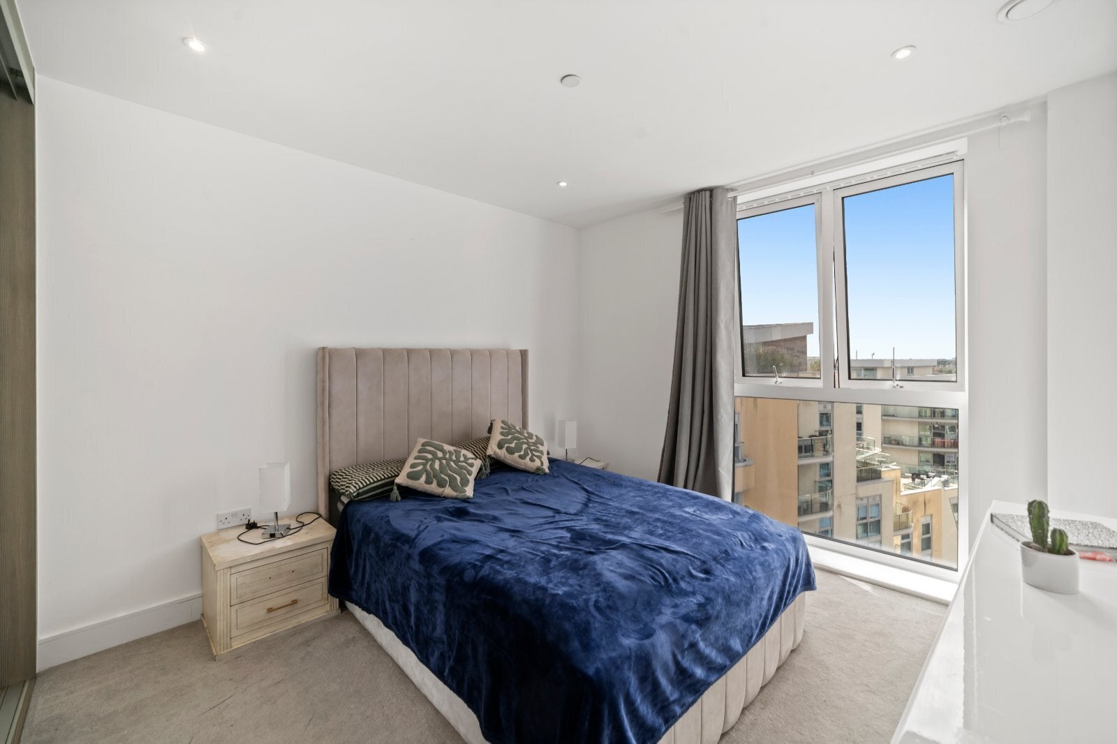 Flat Bridges Court in Greater London