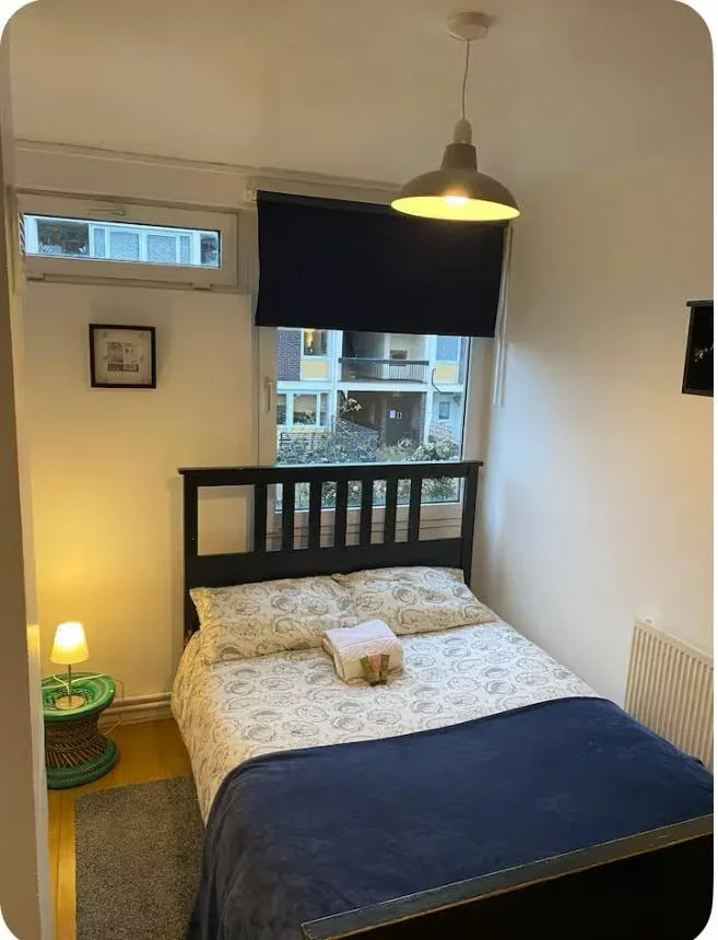 Room Shrubland Road in Greater London