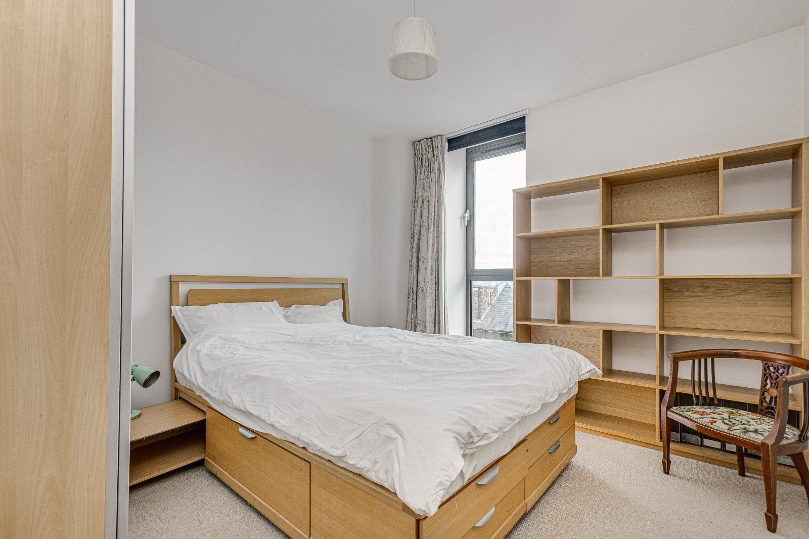 Flat Saint John's Hill in Greater London
