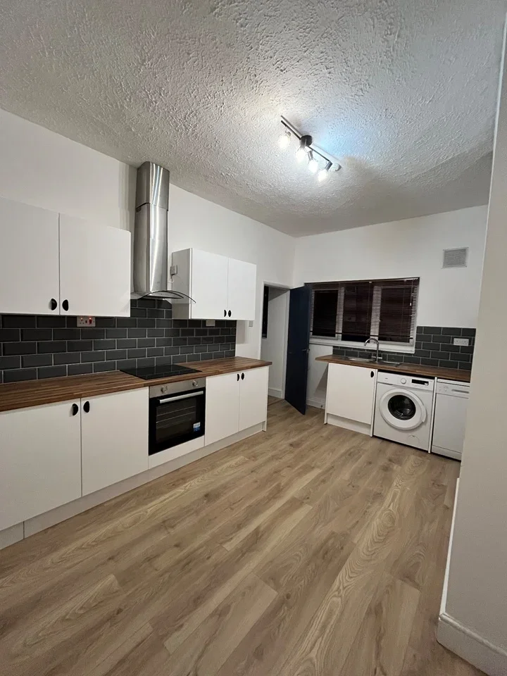 Flat Elnor Street in Amber Valley