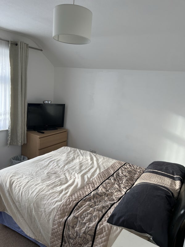 Room Eden Way in Greater London