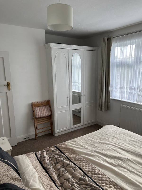 Room Eden Way in Greater London