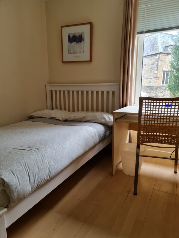 Room Dumbiedykes Road in City of Edinburgh