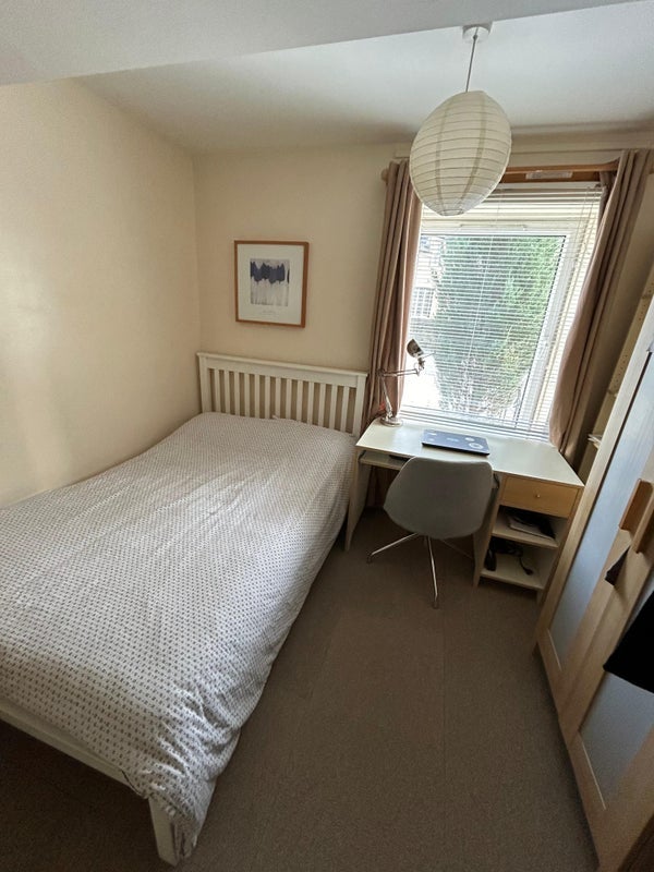 Room Dumbiedykes Road in City of Edinburgh