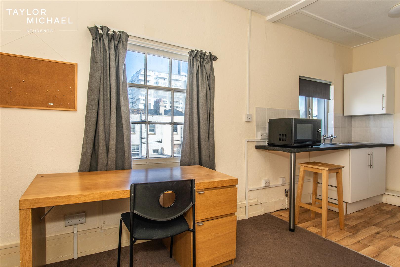 Room Bedford Square in Brighton