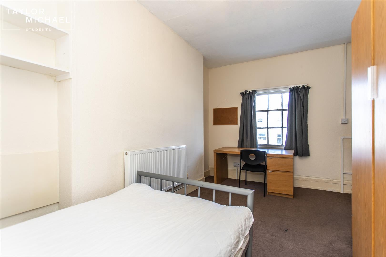 Room Bedford Square in Brighton