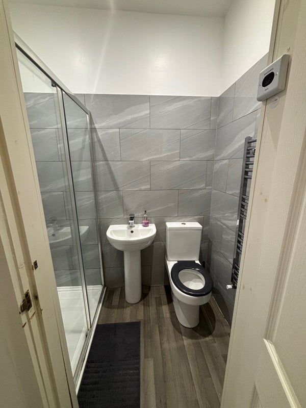 Room Piermont Road in Greater London