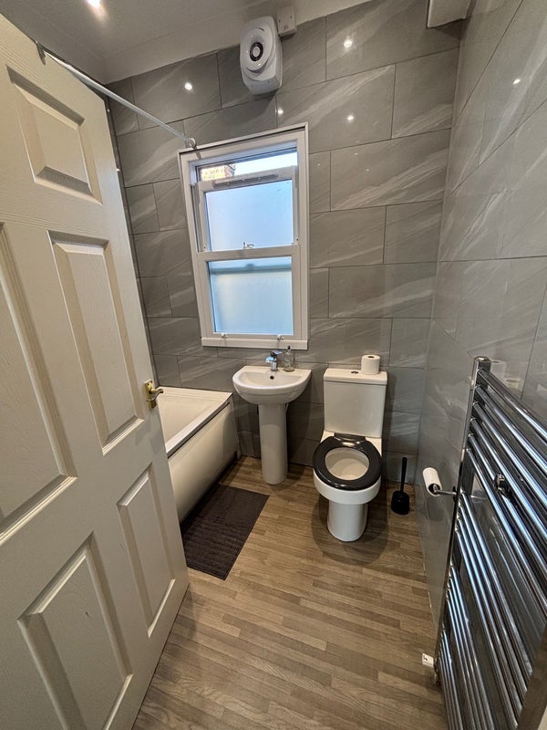 Room Piermont Road in Greater London