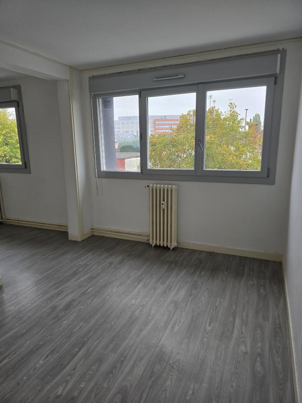 Flat Rue Louis Hanot in Charleville-Mézières