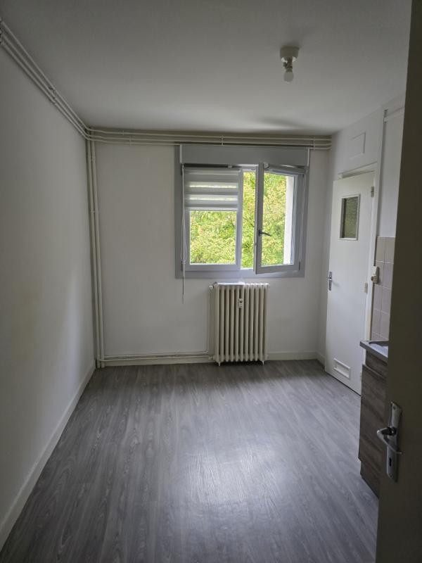 Flat Rue Louis Hanot in Charleville-Mézières