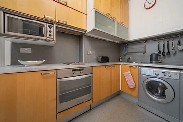 Flat Merton Road in Greater London