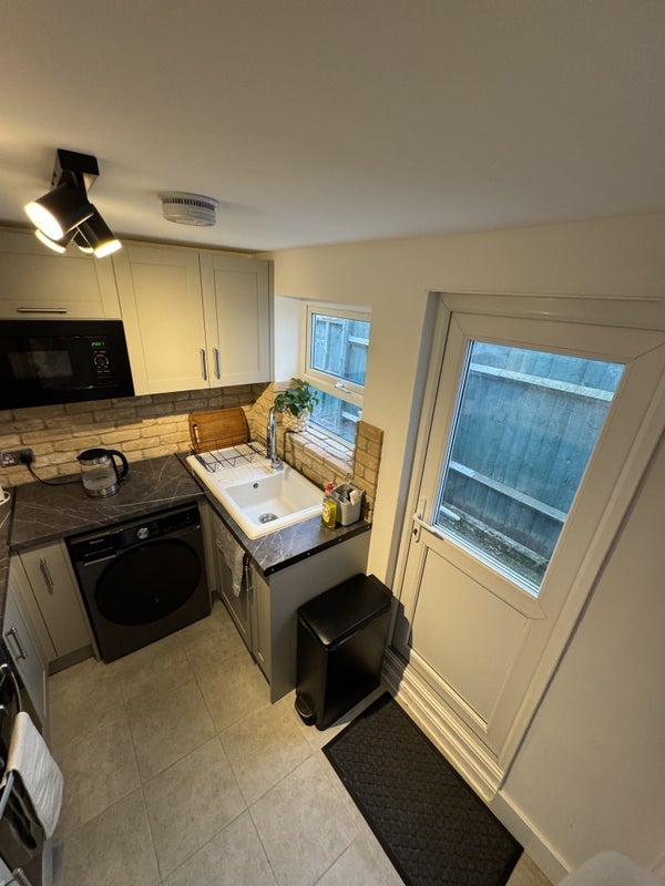 Room Brighton Road in Greater London