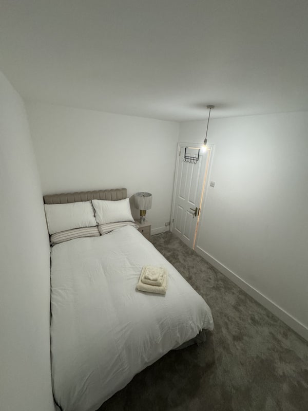 Room Brighton Road in Greater London