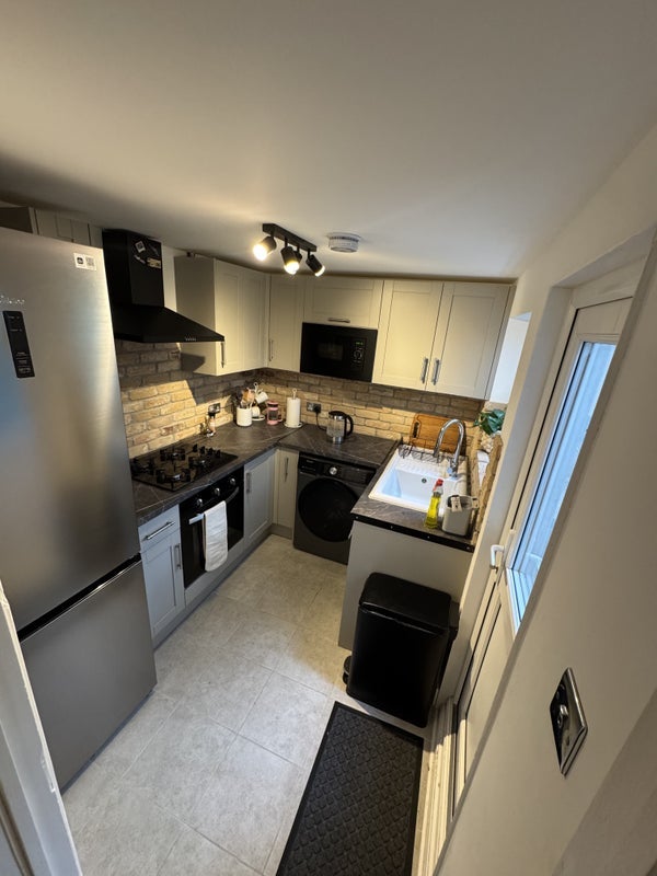 Room Brighton Road in Greater London