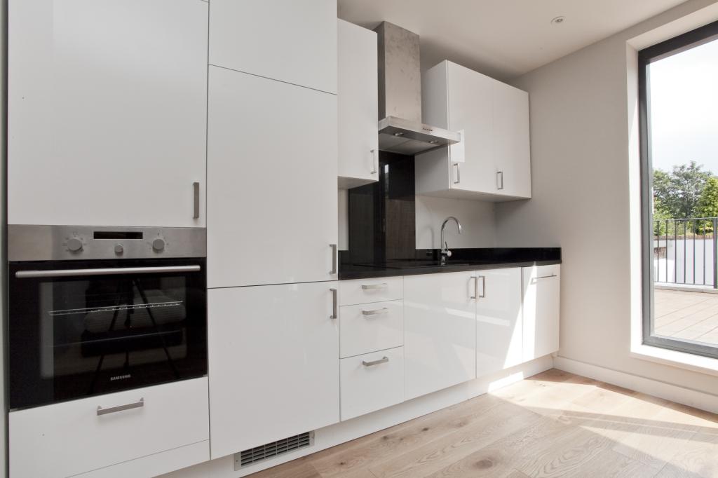 Flat Southgate Road in Greater London