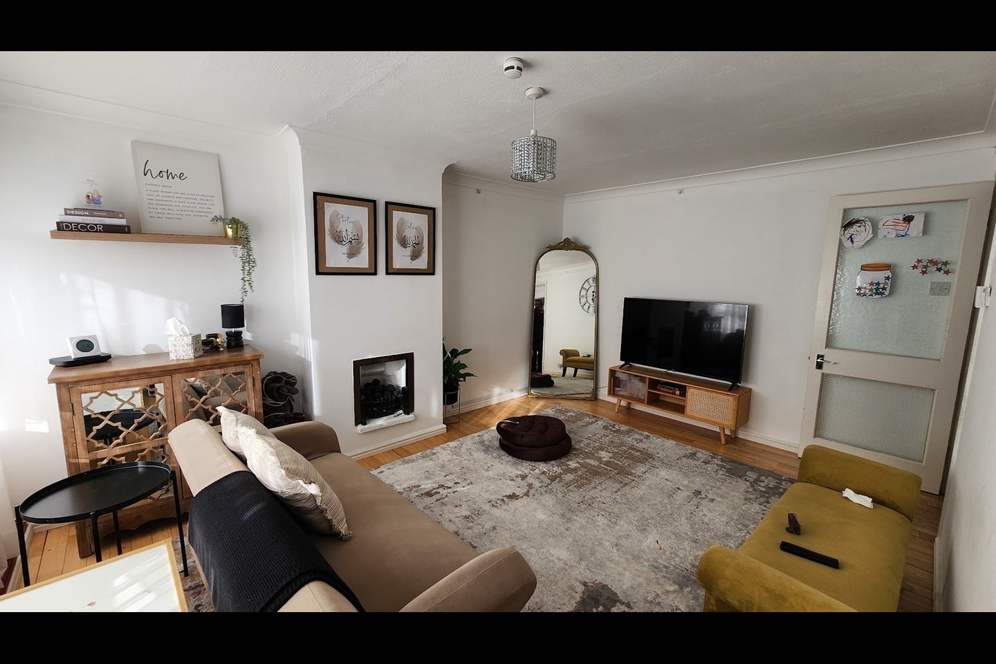 Flat Outram Road in Greater London