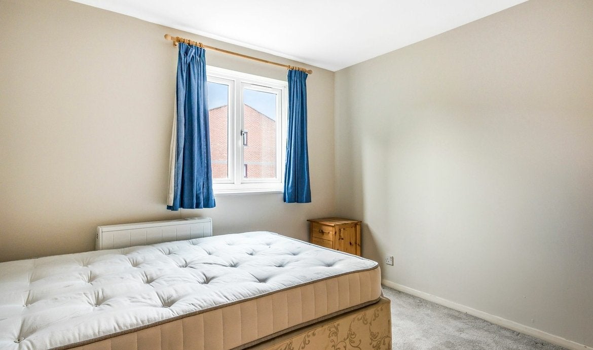 Flat Spa Court in Greater London