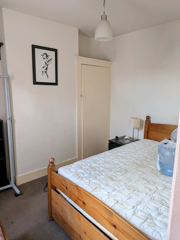 Room Wakefield Street in Greater London