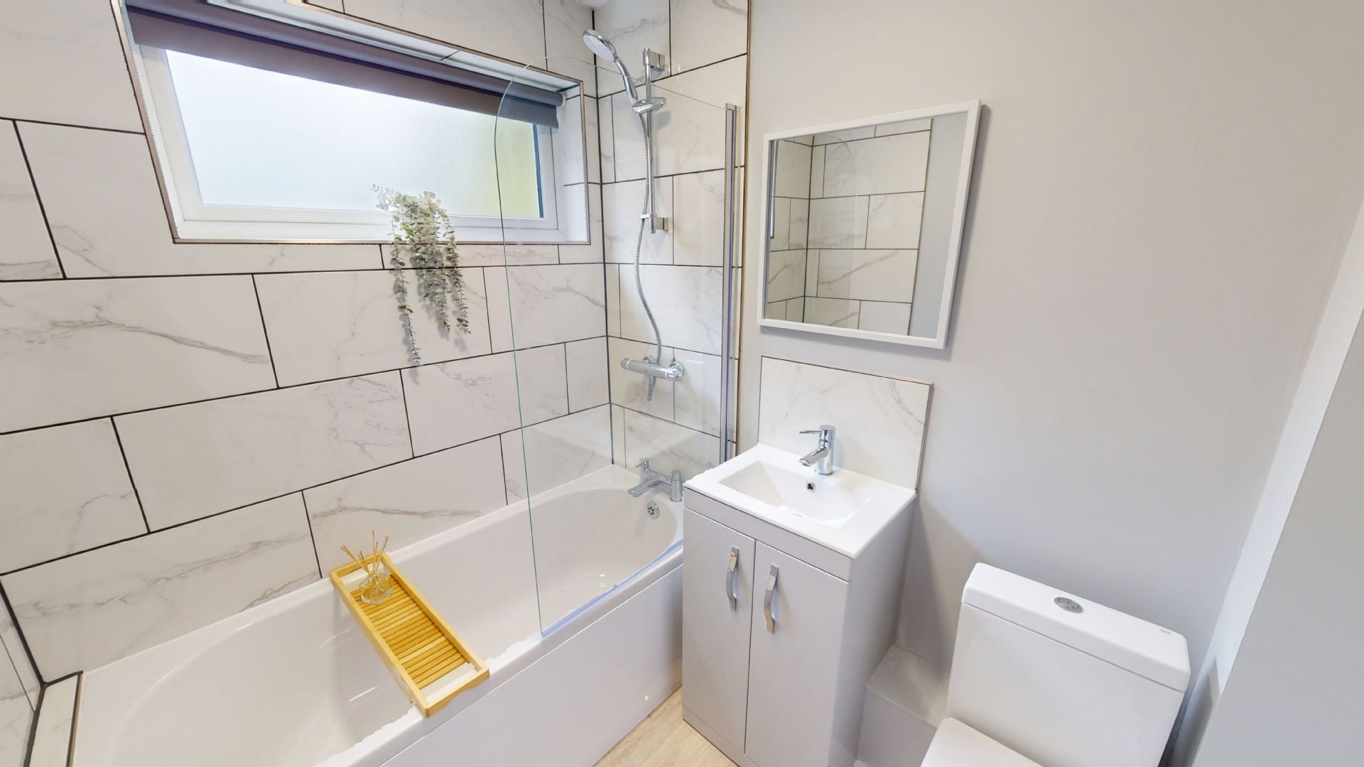 Room Lebanon Close in Exeter