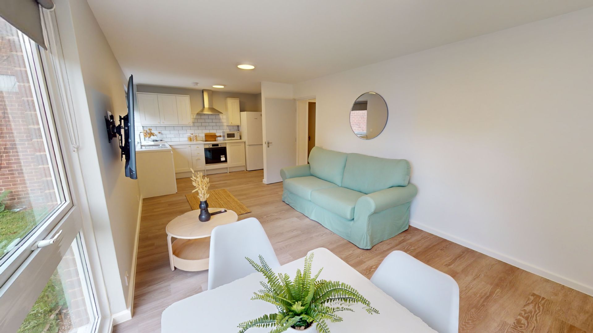 Room Lebanon Close in Exeter
