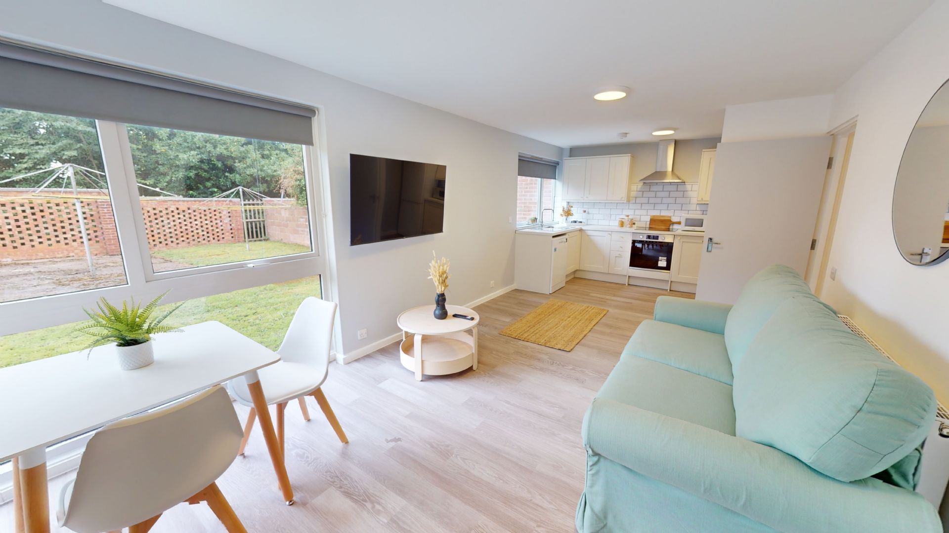Room Lebanon Close in Exeter