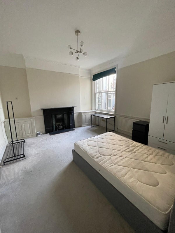Room Egerton Gardens in Greater London