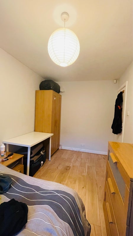 Room Burley Lodge Road in Leeds