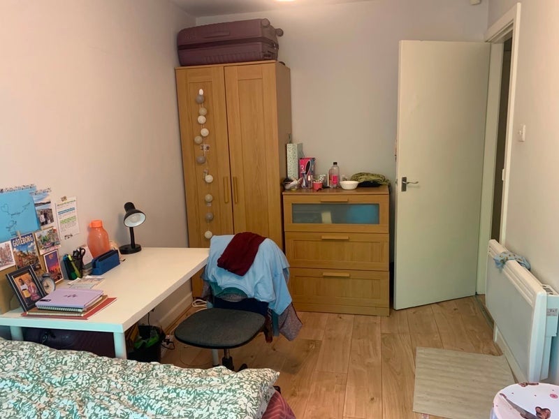 Room Burley Lodge Road in Leeds