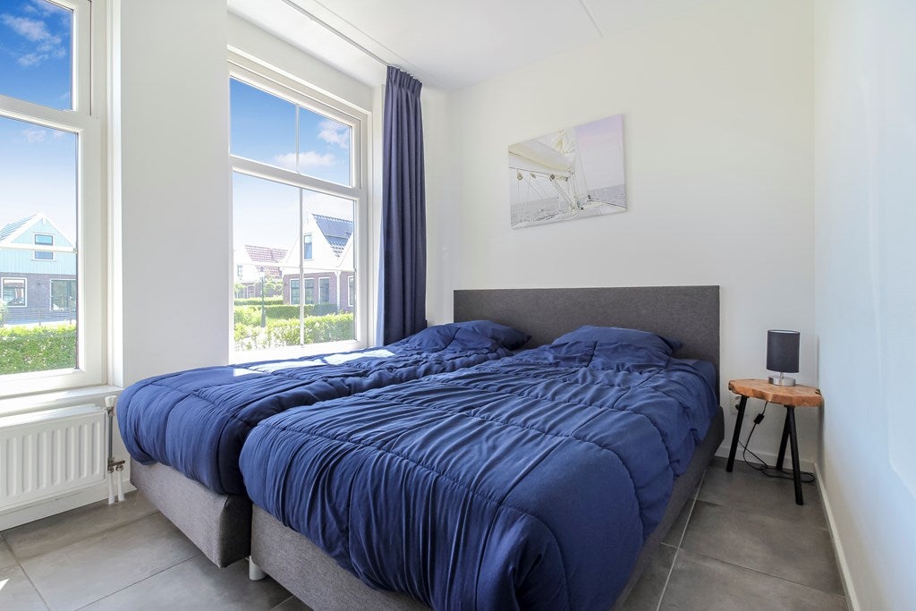 Vrijstaande woning te koop: Zeedijk 2-327, Uitdam