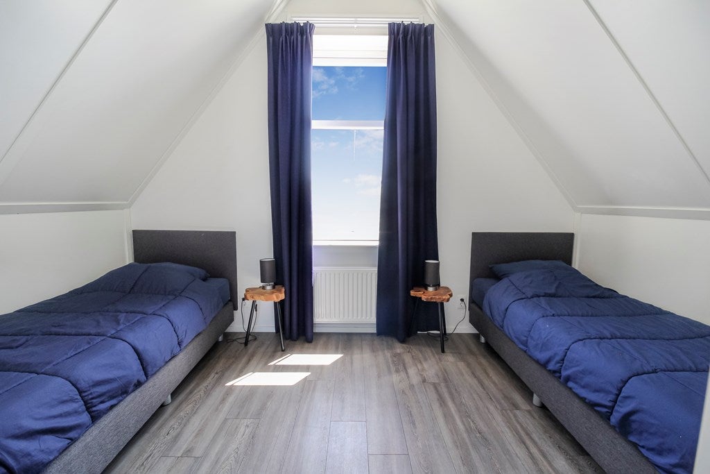 Vrijstaande woning te koop: Zeedijk 2-327, Uitdam