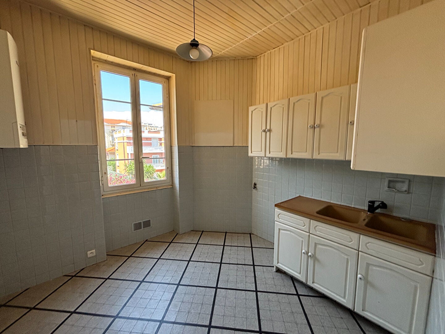 Room Avenue Sévigné in Nice