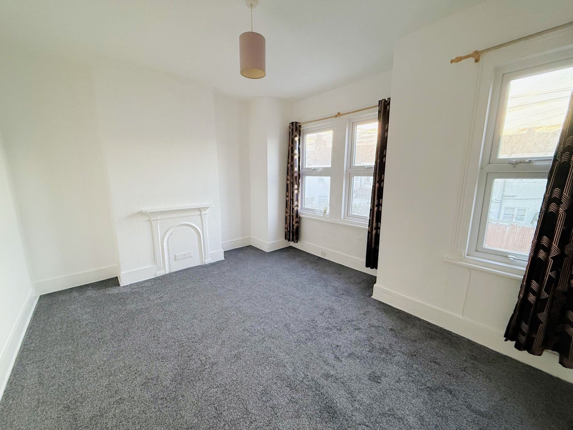 Flat Whitley Road in Eastbourne