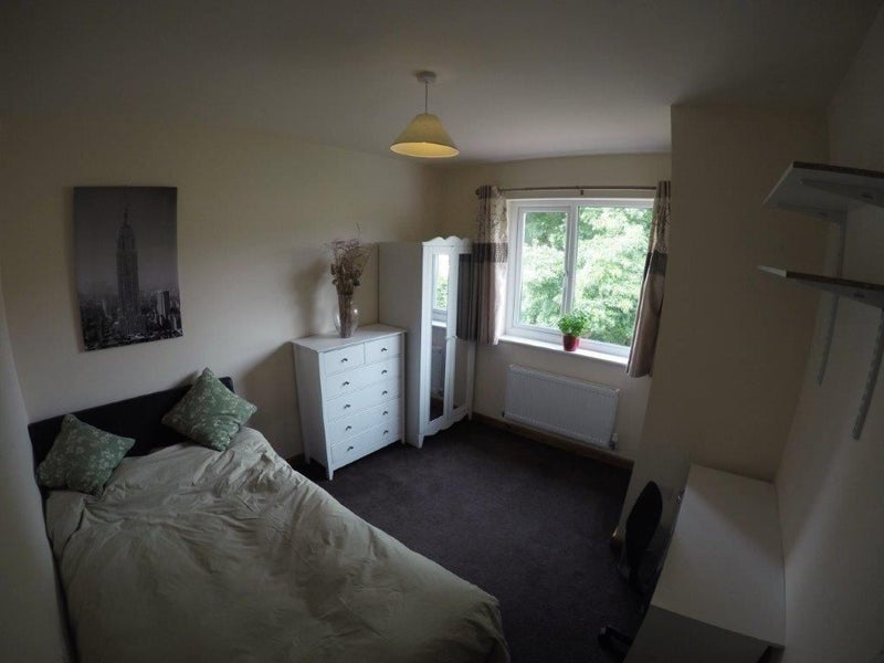 Room Beeston Road in Nottingham