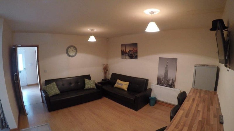 Room Beeston Road in Nottingham