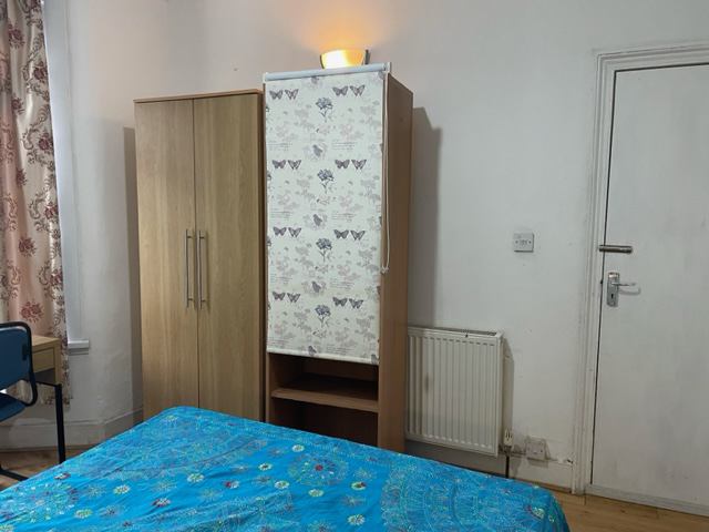 Room St Mary's Road in Greater London