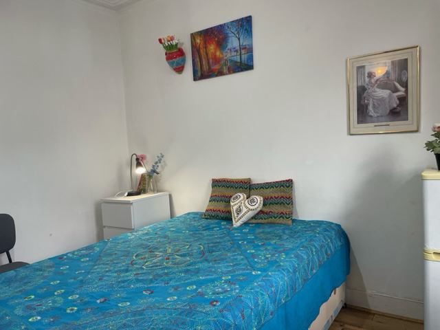 Room St Mary's Road in Greater London