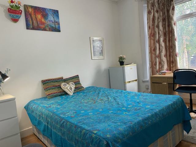 Room St Mary's Road in Greater London