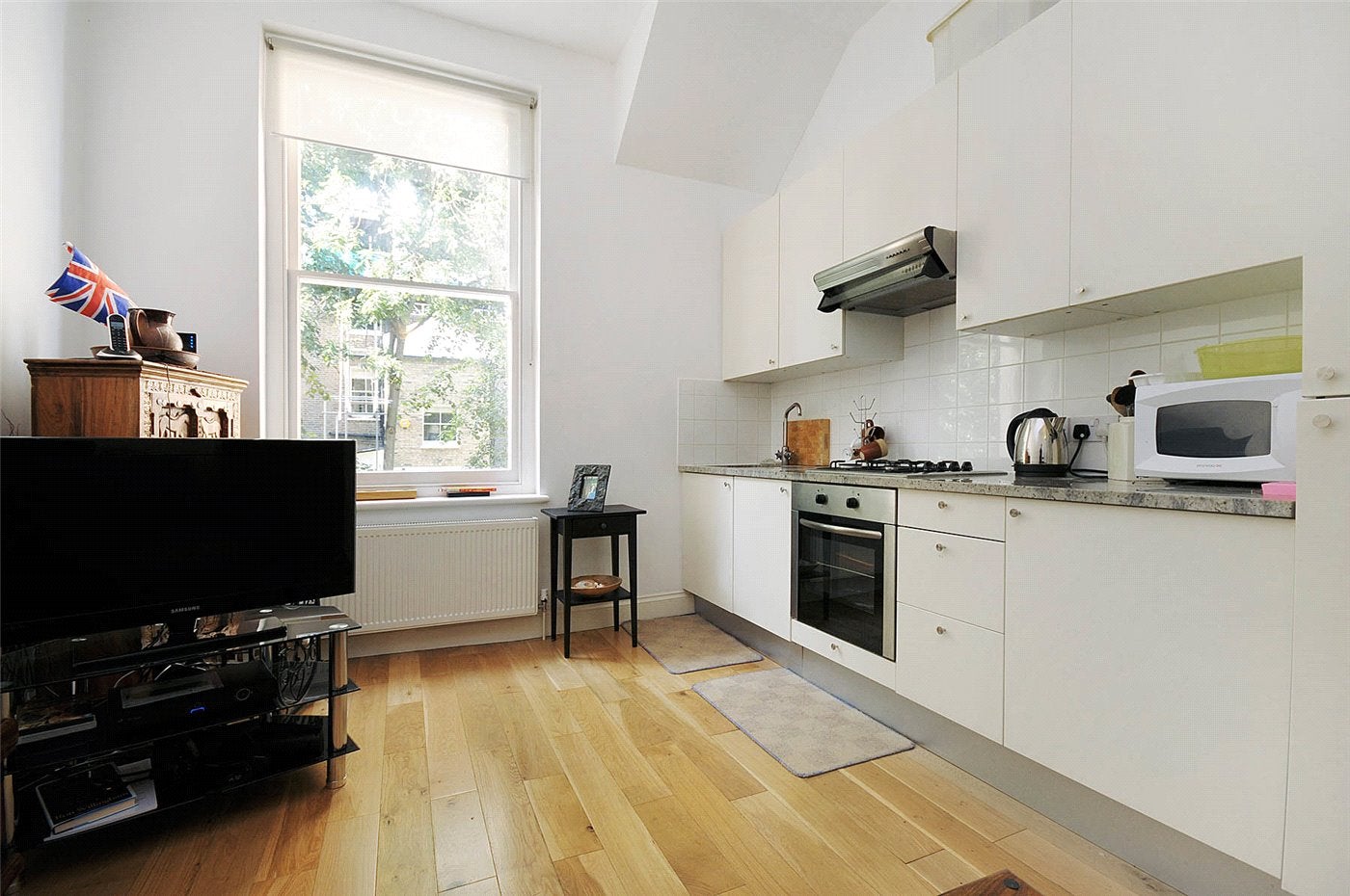 Flat Coverdale Road in Greater London