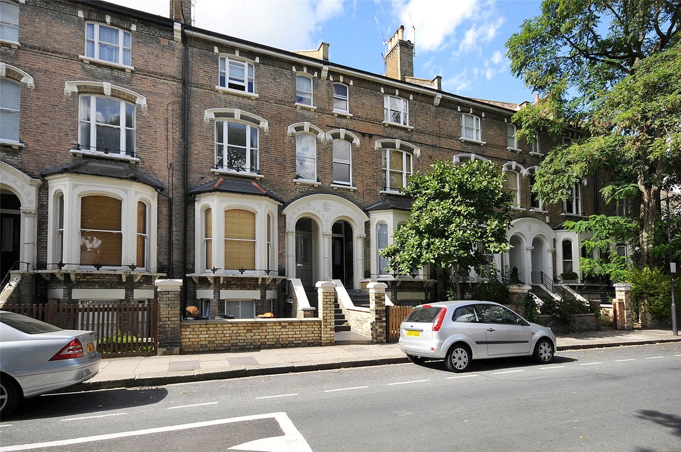Flat Coverdale Road in Greater London