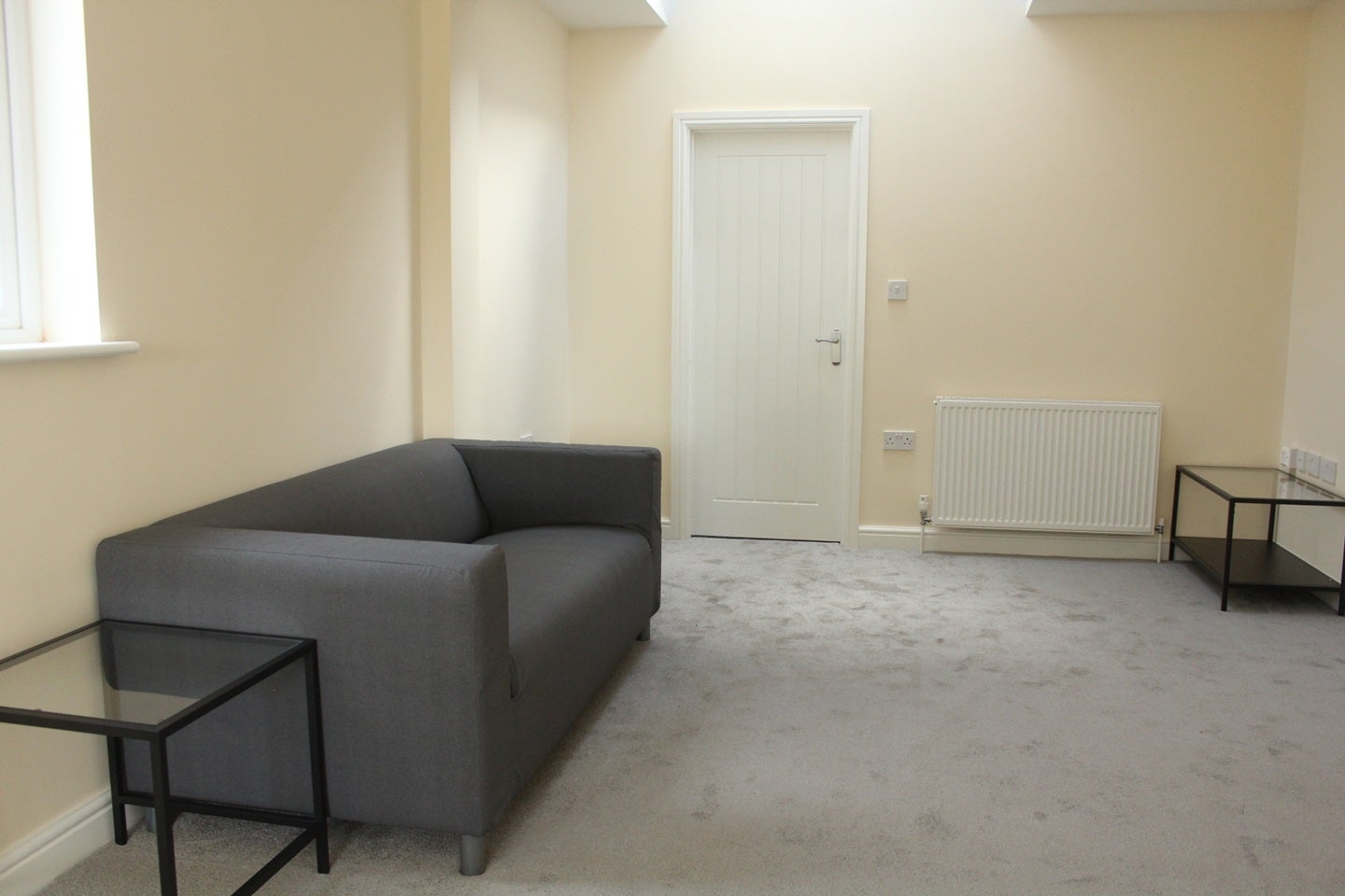 Flat Weoley Park Road in Birmingham