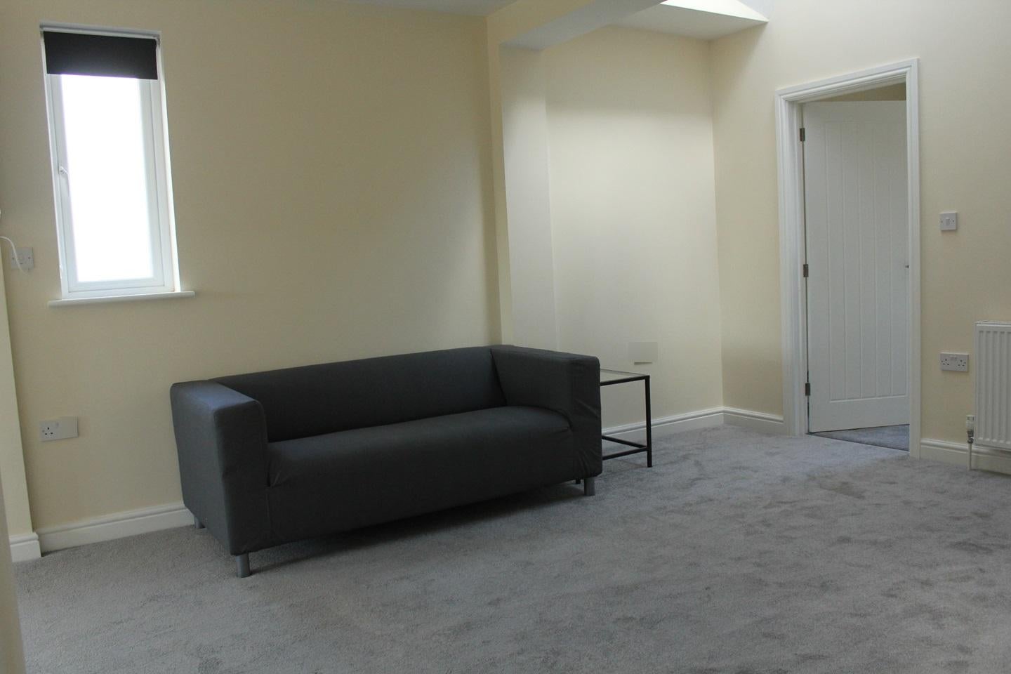 Flat Weoley Park Road in Birmingham