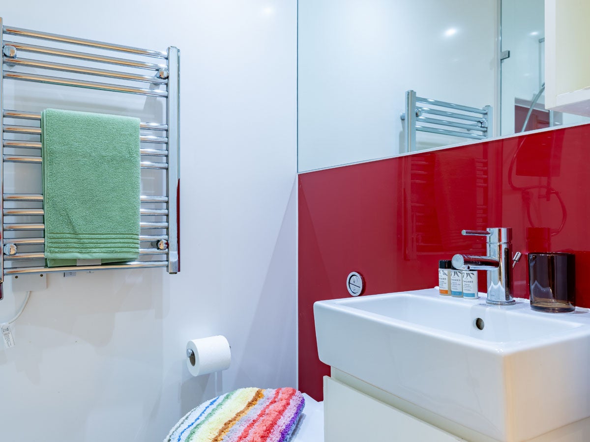 Flat Tinworth Street in Greater London