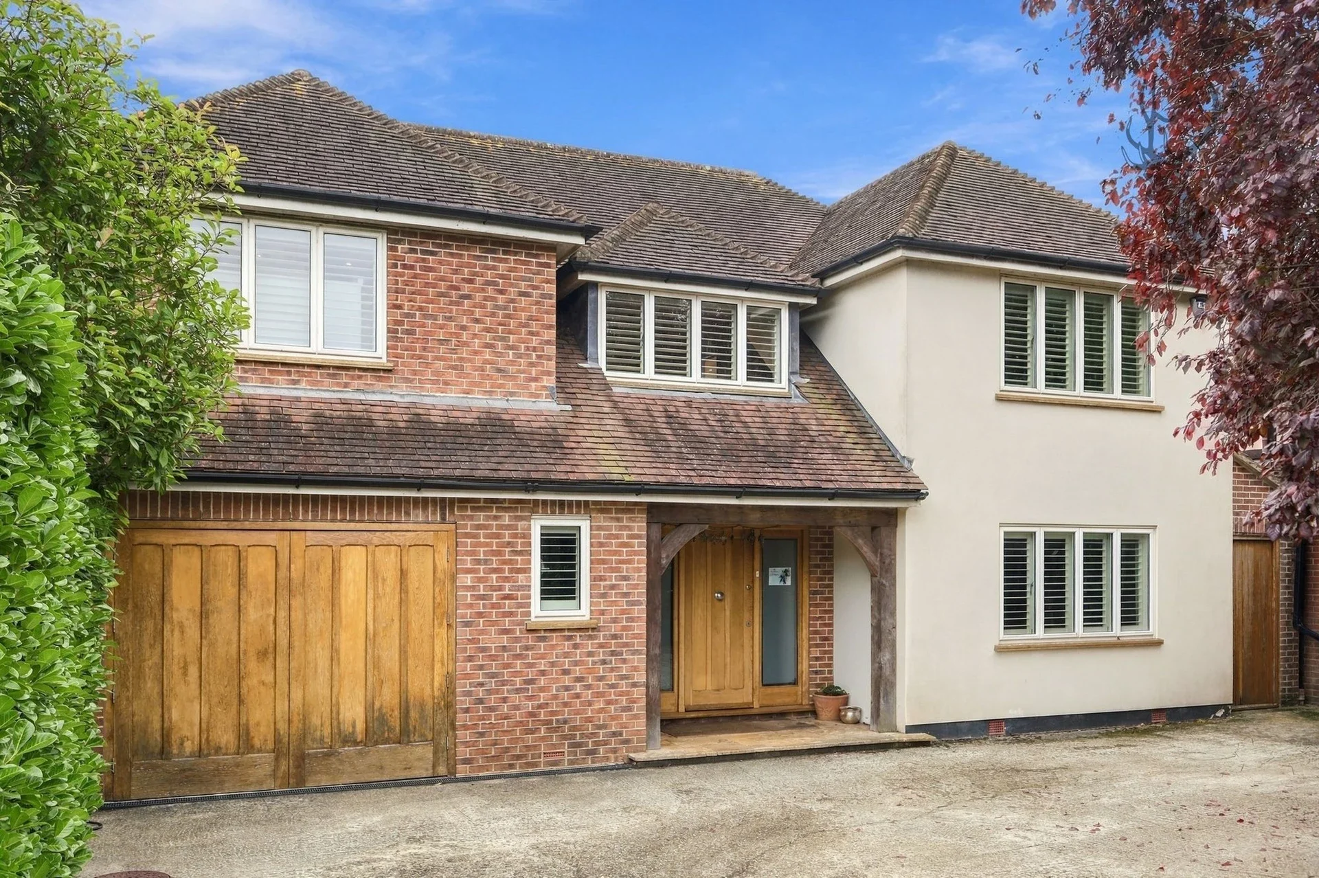 Flat Court Yard in Greater London
